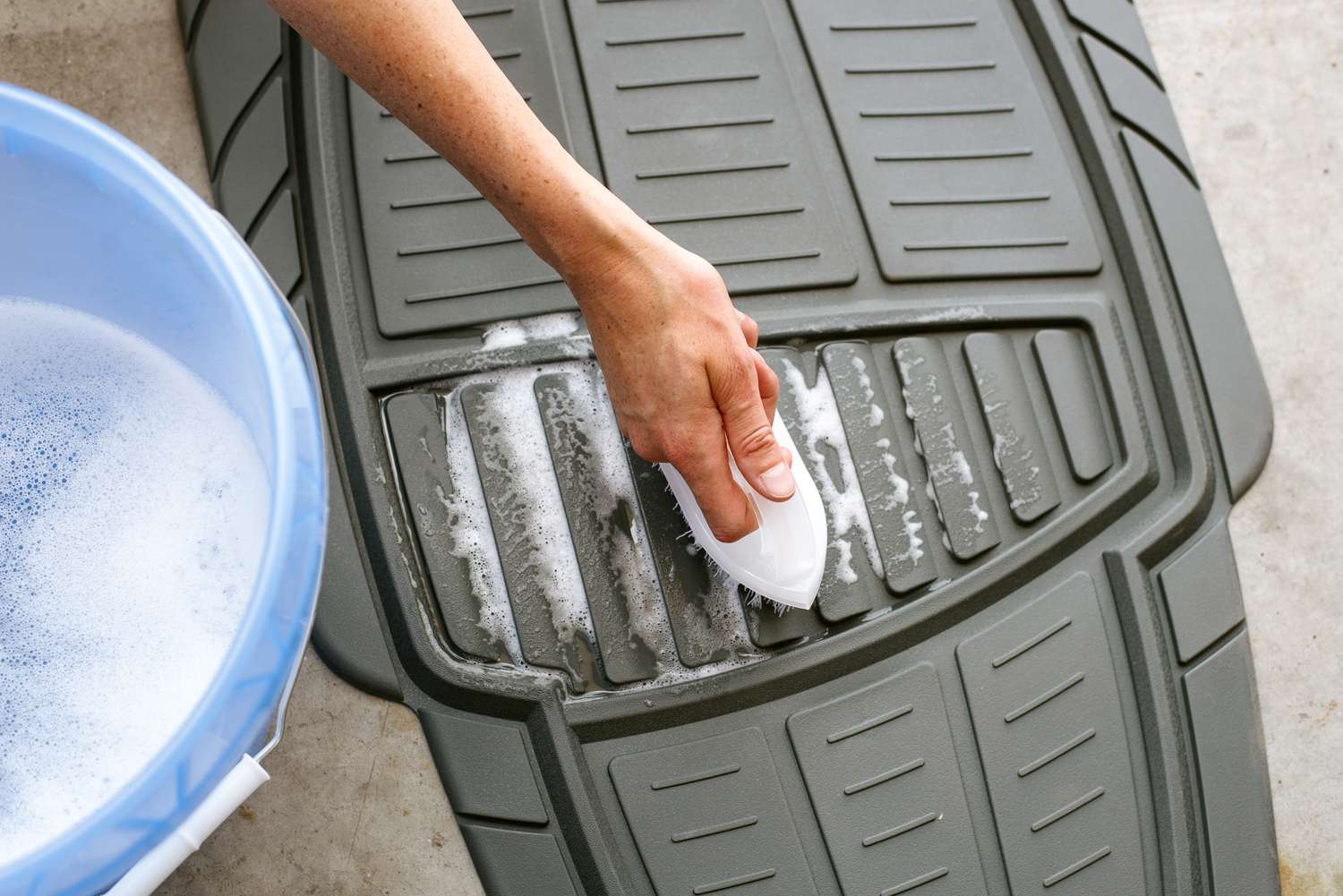 How to Wash Car Mats